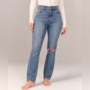 Abercrombie Curve Love Ultra High Rise 90s Slim Straight Jean